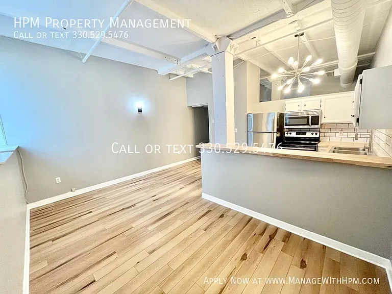 1133 W 9th Street — Photo 33