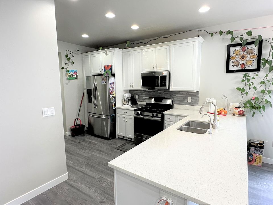 1st image of 12508 S Shade Ln