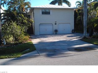 131 E Hilo St, Naples, FL 34113