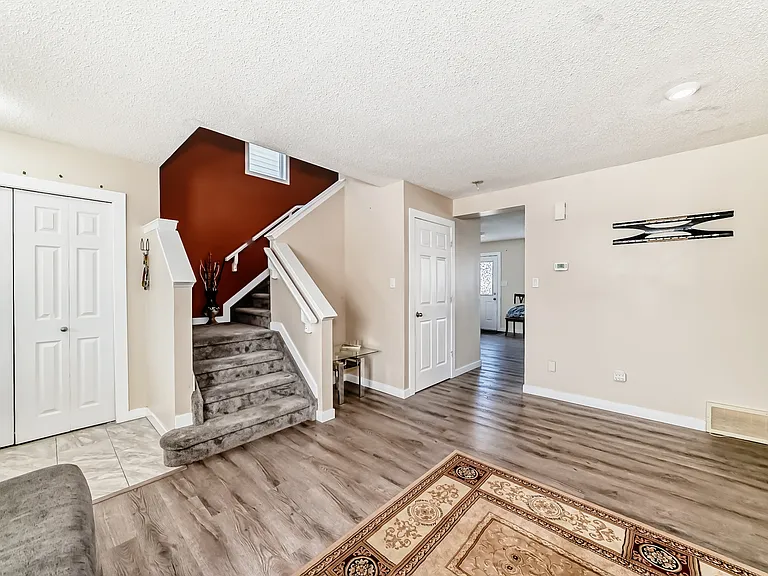 2362 29a Ave NW — Photo 28