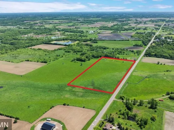 12 105th St, Milaca, MN 56353