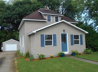 230 5th St SW, Plainview, MN 55964