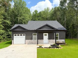 210 Foxfire Rd, Cowpens, SC 29330