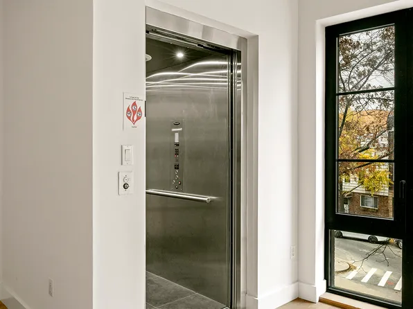 346 Metropolitan Avenue image 7 of 8