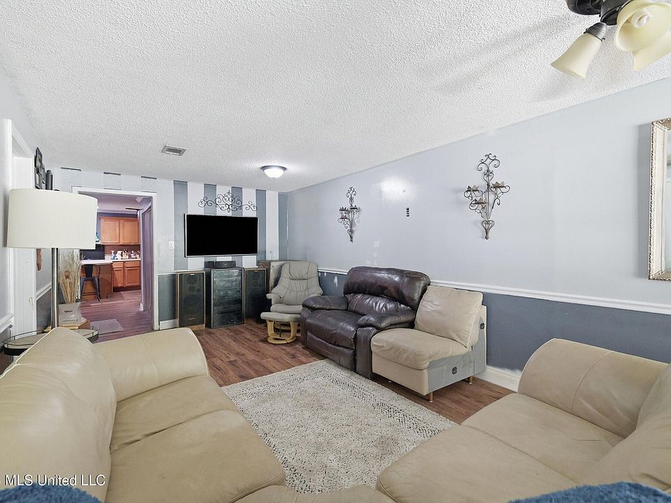 19th image of 12231 Shorecrest Rd