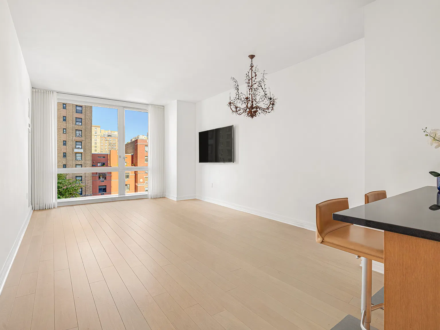 200 West End Avenue — Photo 1
