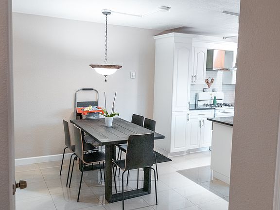 2nd image of 70 Lake Arbor Dr APT 70