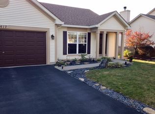 1417 Bluestem Ln, Minooka, IL 60447