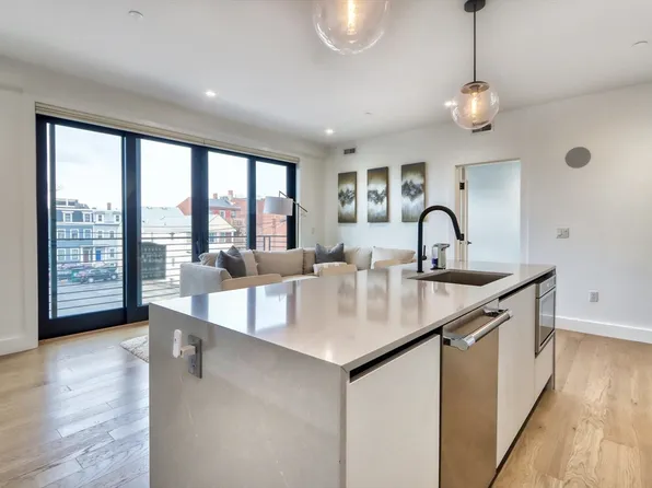 472 W Broadway #204, Boston, MA 02127