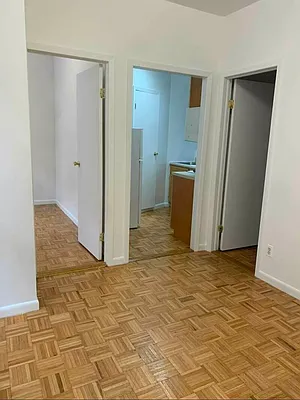 Rented by M.Grossman R.E. Management | media 18