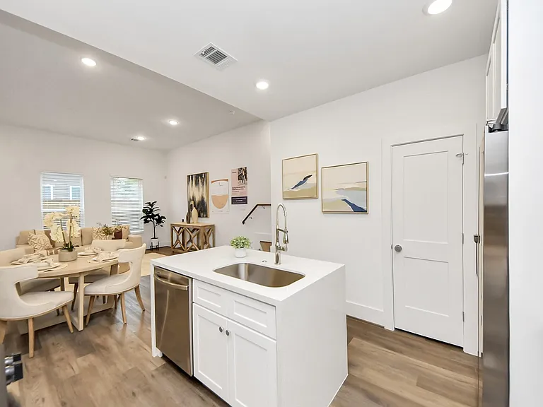 7504 Carver Rd #D — Photo 19