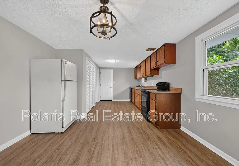 4419 Charles Dr — Photo 9