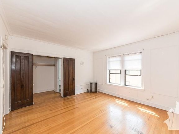 3rd image of 1940 W Wilson Ave #3P