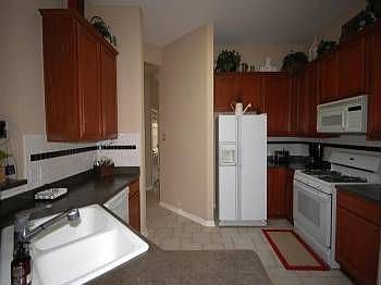 3rd image of 3737 Newland Dr