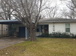3905 4th St, Greenville, TX 75401