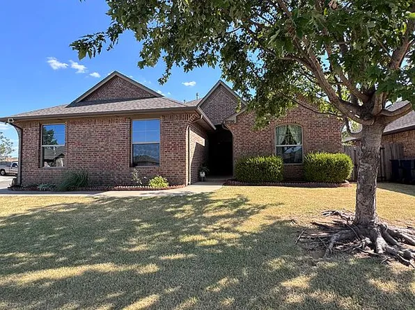 10700 SW 36th St, Yukon, OK 73099