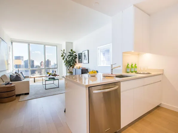 160 Madison Avenue image 3 of 6