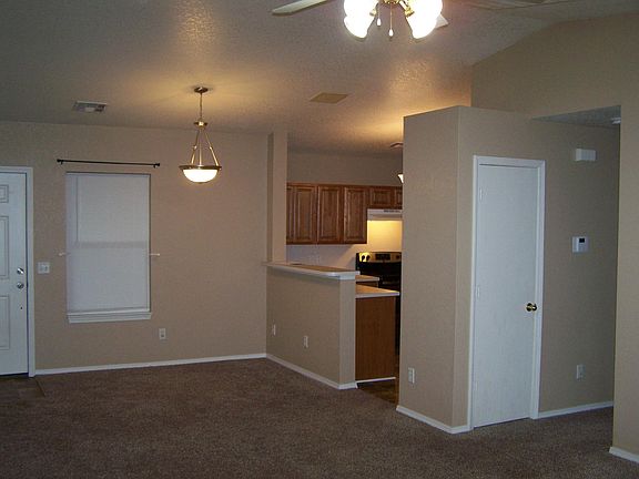 3rd image of 418 Leopard Lily Dr
