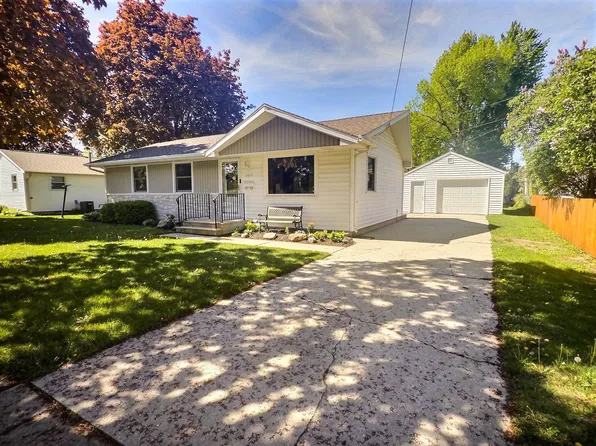 2037 Farlin Ave, Green Bay, WI 54302