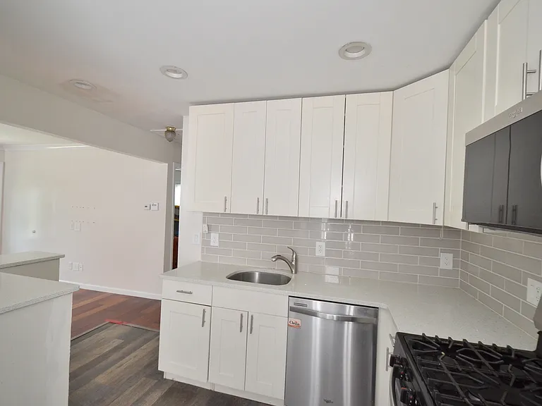 22 Tulip Ct — Photo 4