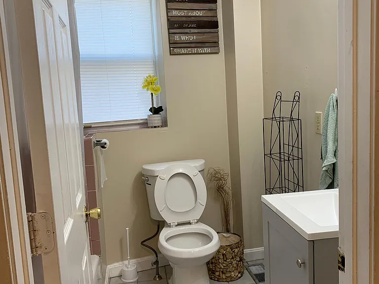 1227 Sea St #1 — Photo 9