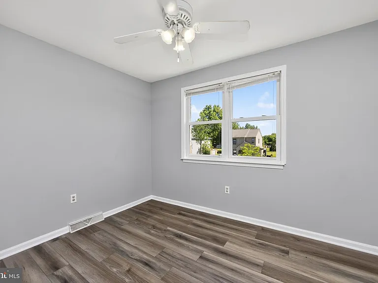 299 Florence Dr — Photo 7