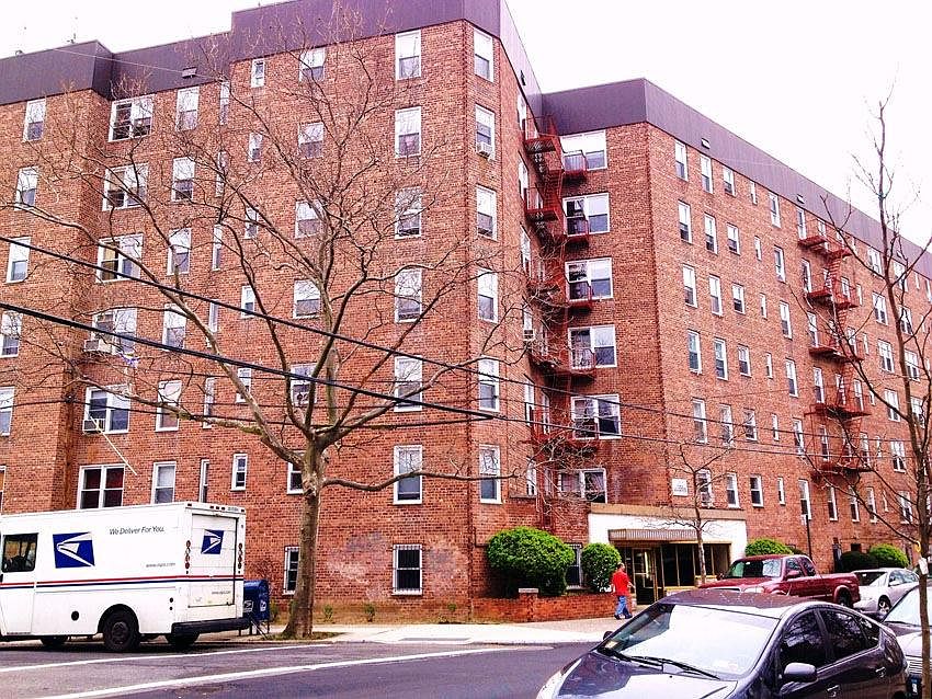 1st image of 5505 Woodside Ave APT 520