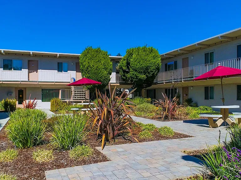Plum Street Garden Apartments 501 Plum St Capitola, CA 95010 — Photo 25