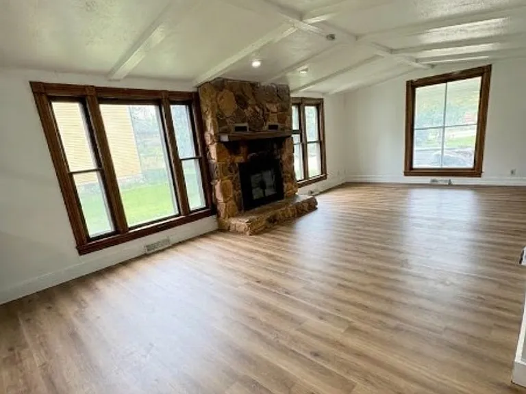 1204 Bluff St — Photo 8
