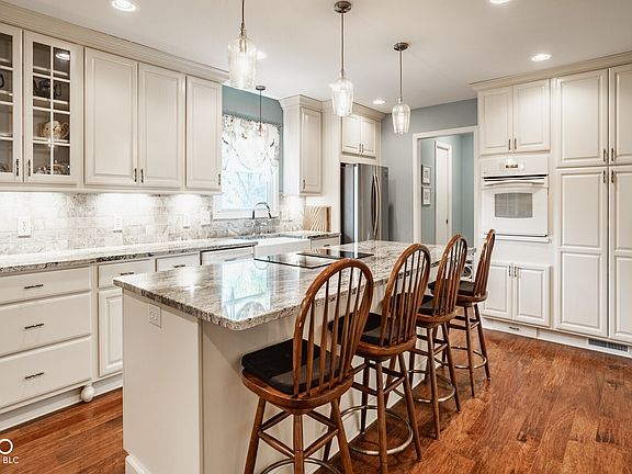 2nd image of 10155 Briar Creek Ln