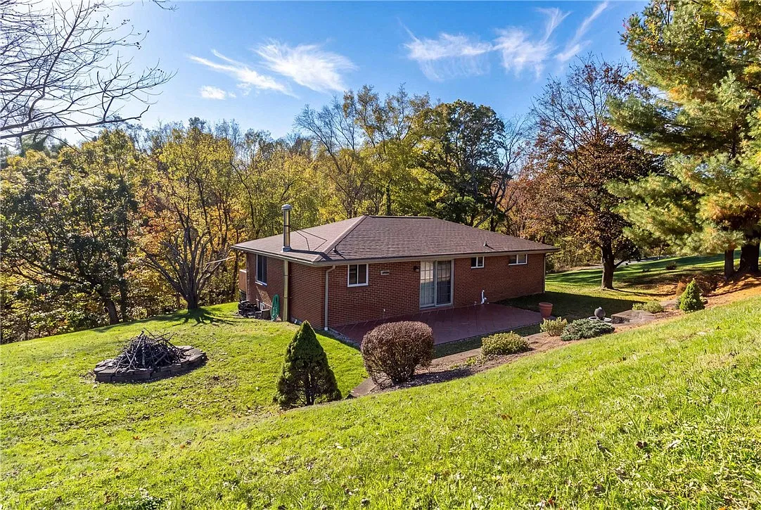 3 bed, $2,150 — Photo 4