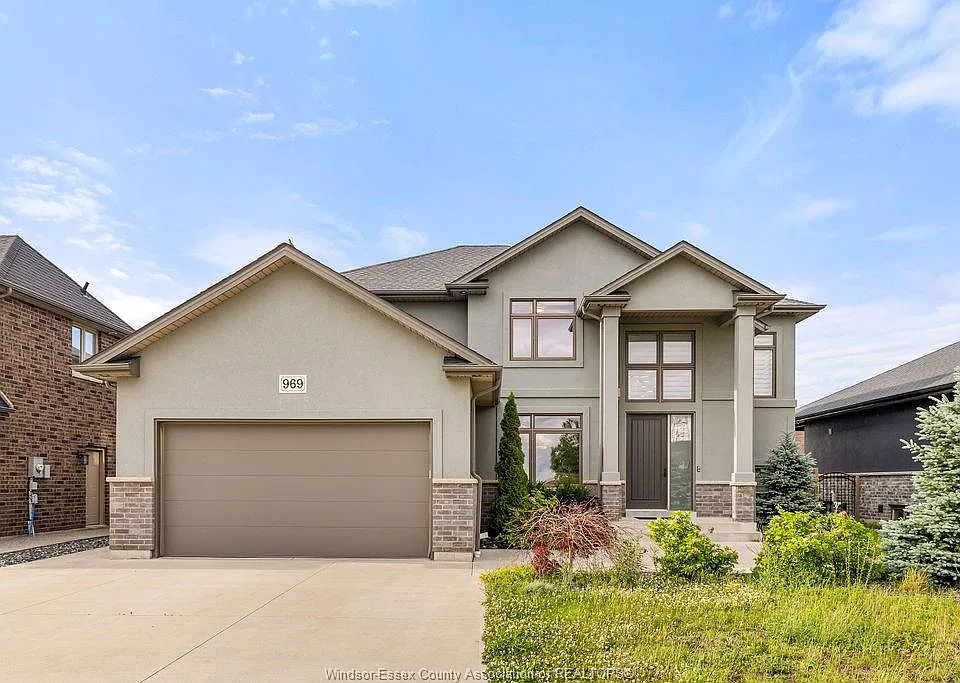 969 Westwood Dr