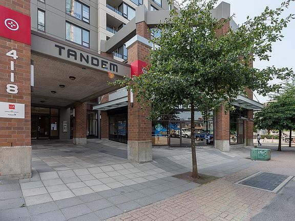 3rd image of 4118 Dawson St #1102