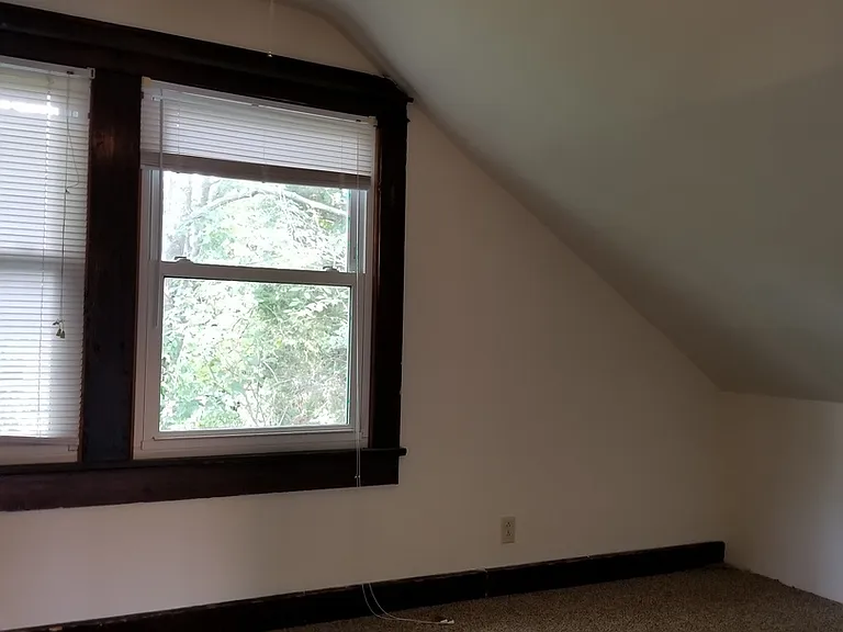 408 E Cottage Grove Ave — Photo 9