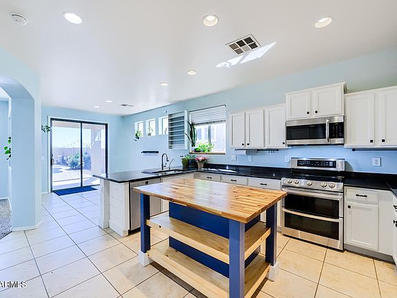 4th image of 37063 W OLIVETO Avenue