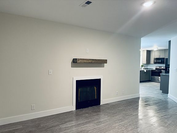 4th image of 417 Jonquil Ct