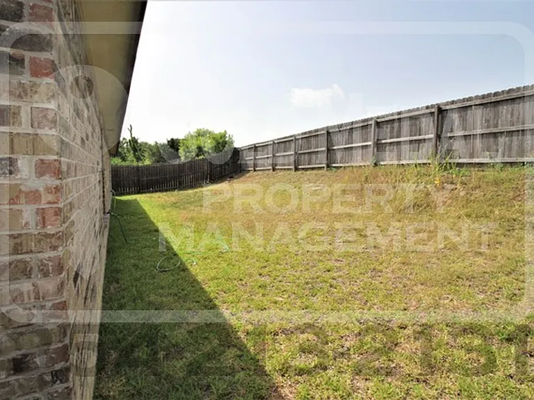 1106 Grace Point Dr — Photo 29