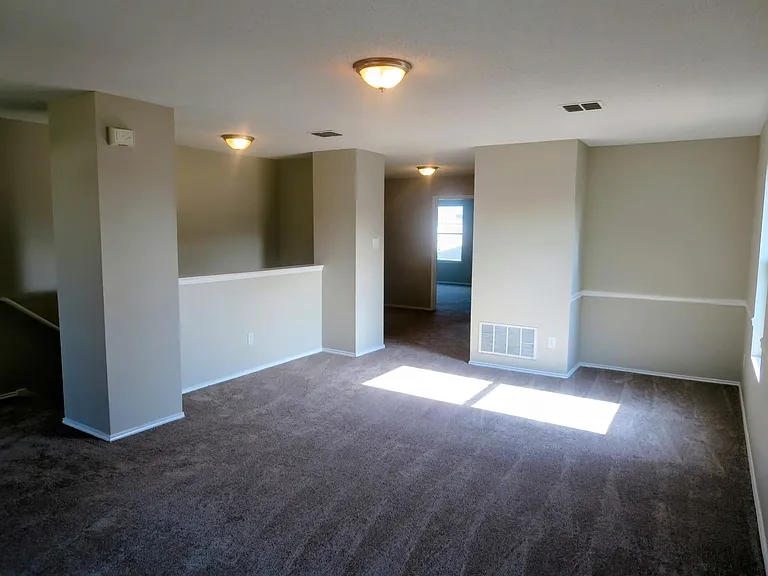 2348 White Oak Dr — Photo 24