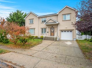 2261 Willow St, Wantagh, NY 11793