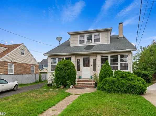 21 Church St, Elmwood Park Boro, NJ 07407
