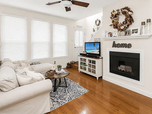 3rd image of 49 Pheasant Brook Ct
