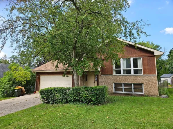 609 Seminole Trl, Algonquin, IL 60156