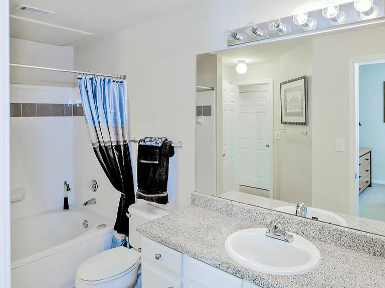 Greyson's Gate Apartments — Photo 10
