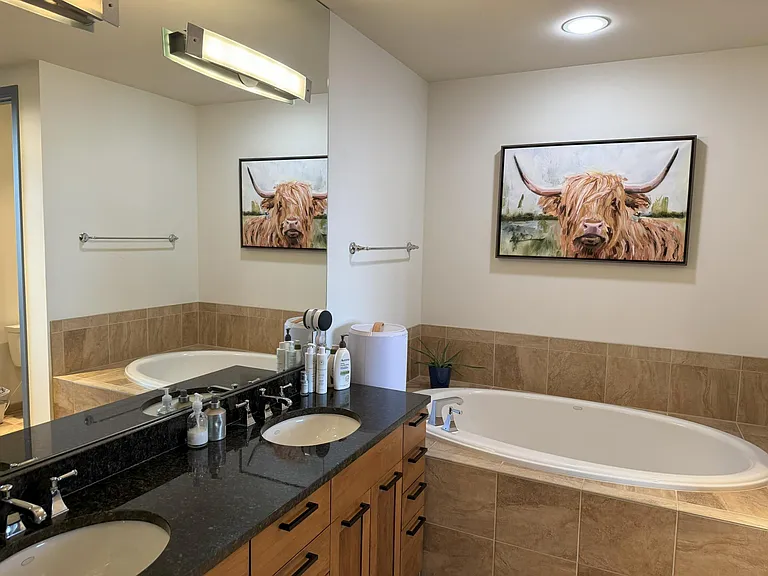 700 W 31st St #407 — Photo 16