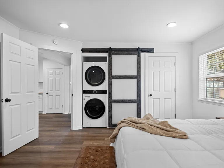 1801 N Polk St — Photo 22