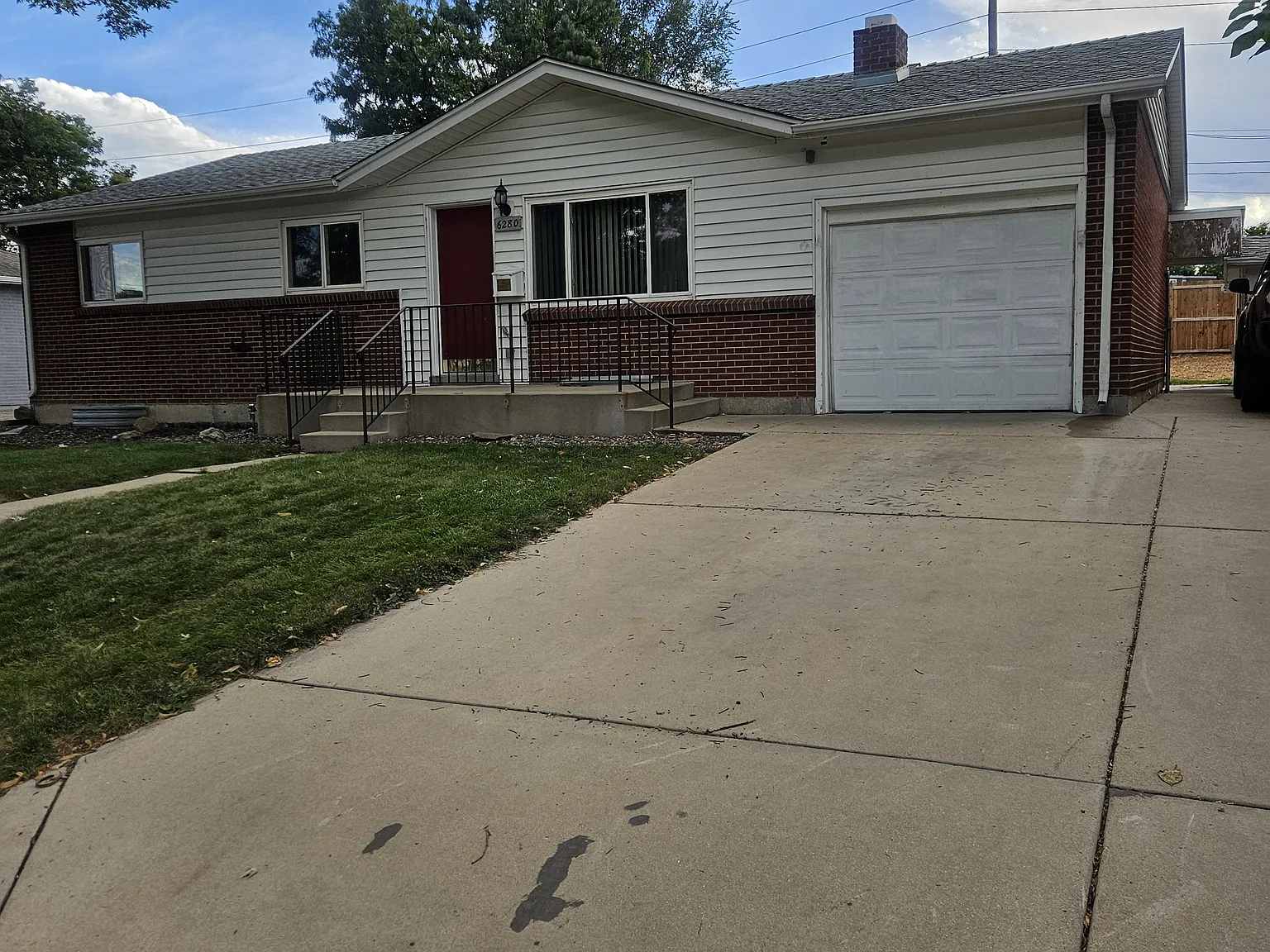 4 bed, 2292 sqft, $3,000 — Photo 2