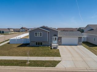 1700 Spring Ct SW, Mandan, ND 58554