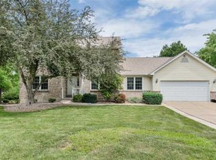 5265 Roanoke Dr, Weldon Spring, MO 63304