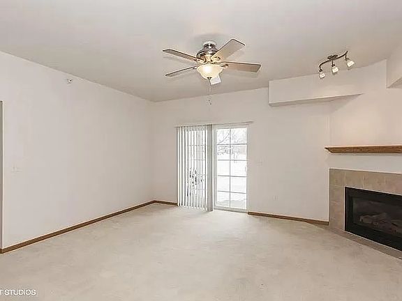 3rd image of 130 E Jefferson St APT 10