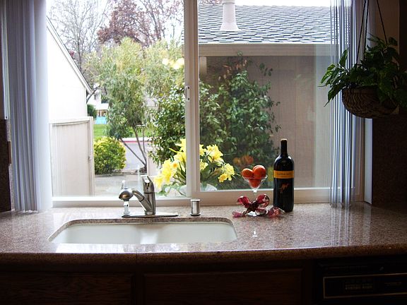 3rd image of 6111 Castleknoll Dr